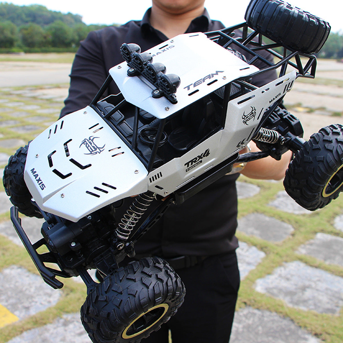 Four-wheel drive remote control car