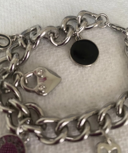 GUESS -- Elegant Women's Bracelet -- Toggle Link Charm